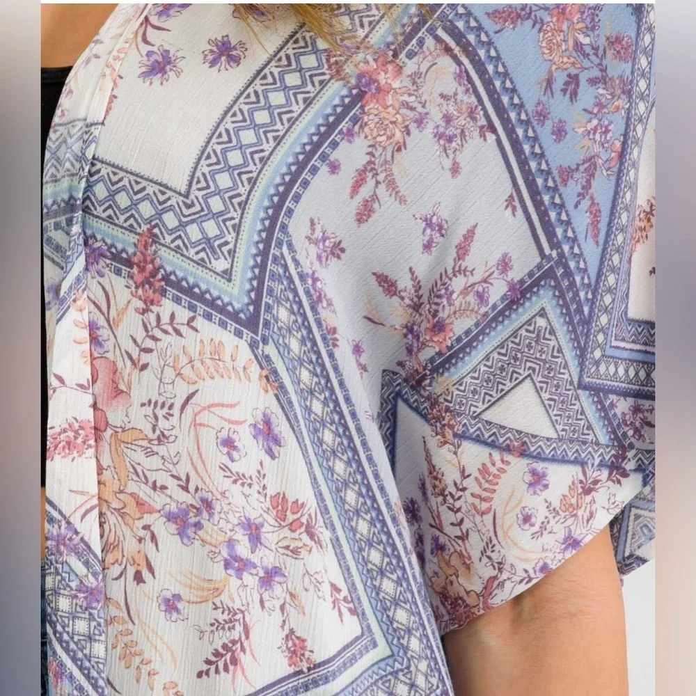 124. Bohemian Short Sleeve Ruffle Bottom Hem Kimono - Picture 2 of 4